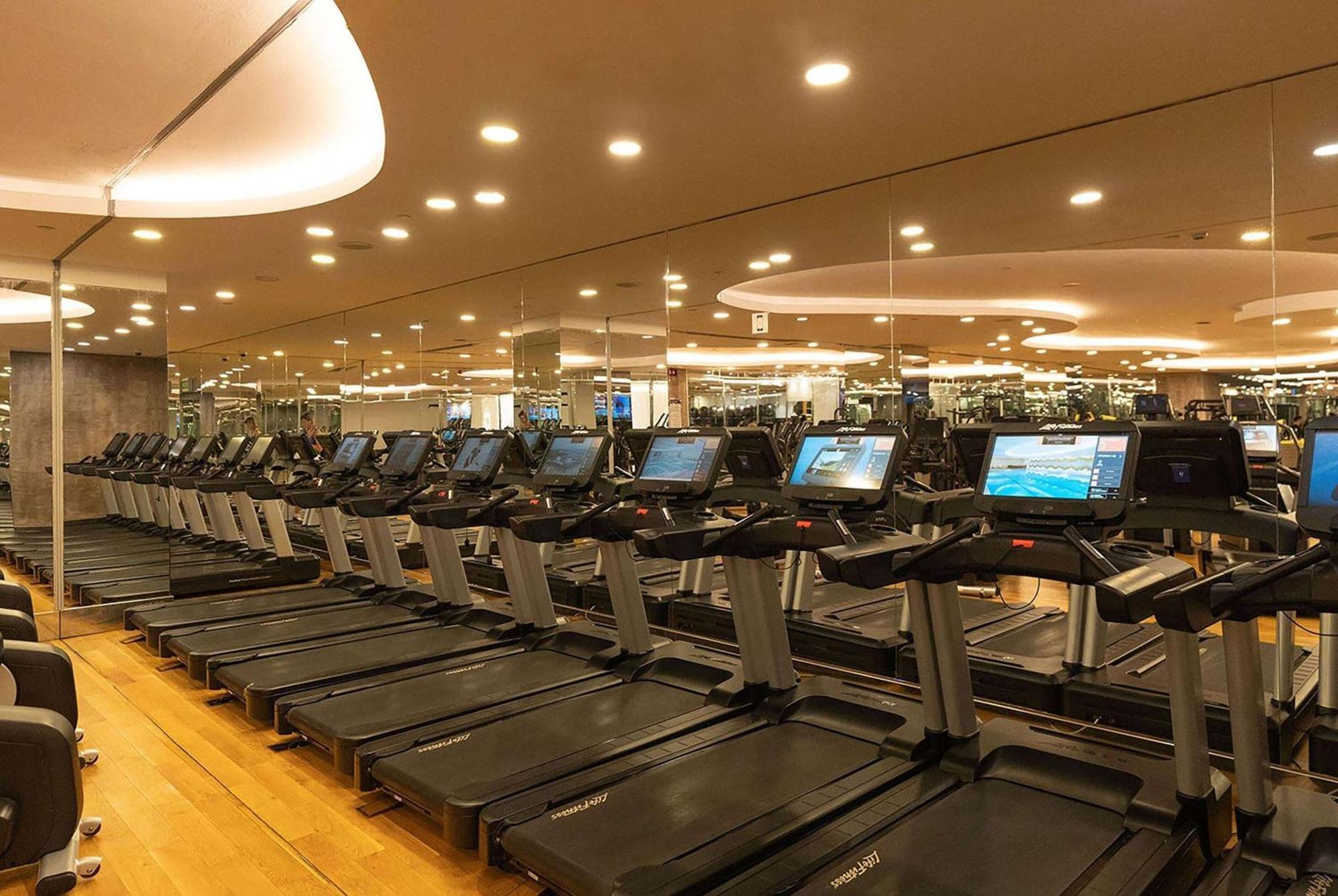 Wyndham Grand Istanbul Kalamis Marina Hotel Exterior photo The gym at the Ritz-Carlton, Singapore