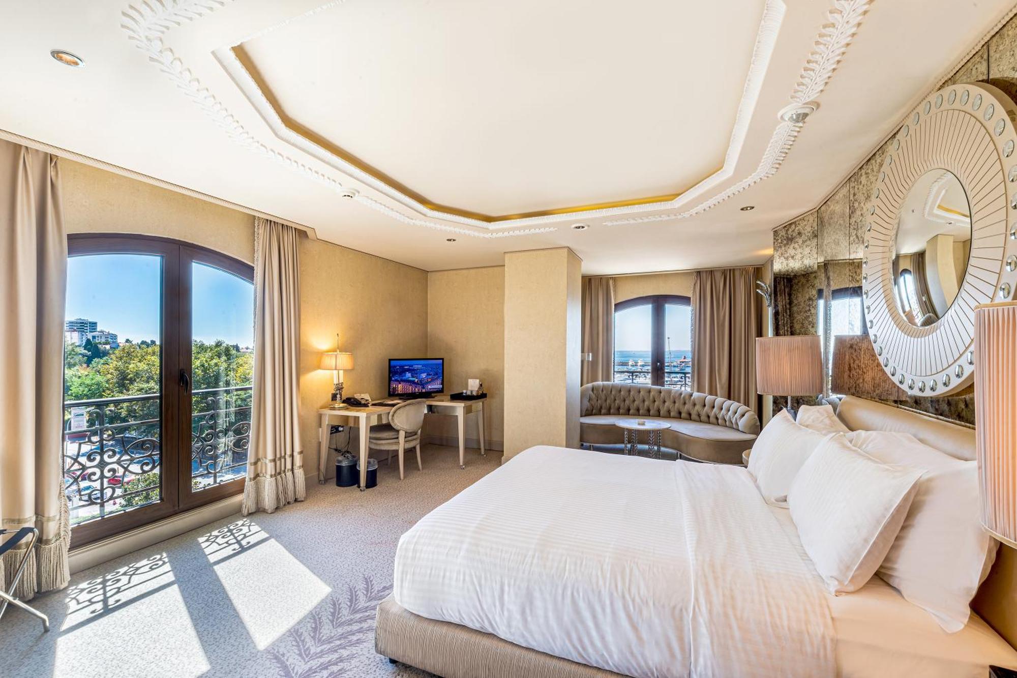 Wyndham Grand Istanbul Kalamis Marina Hotel Exterior photo Suite