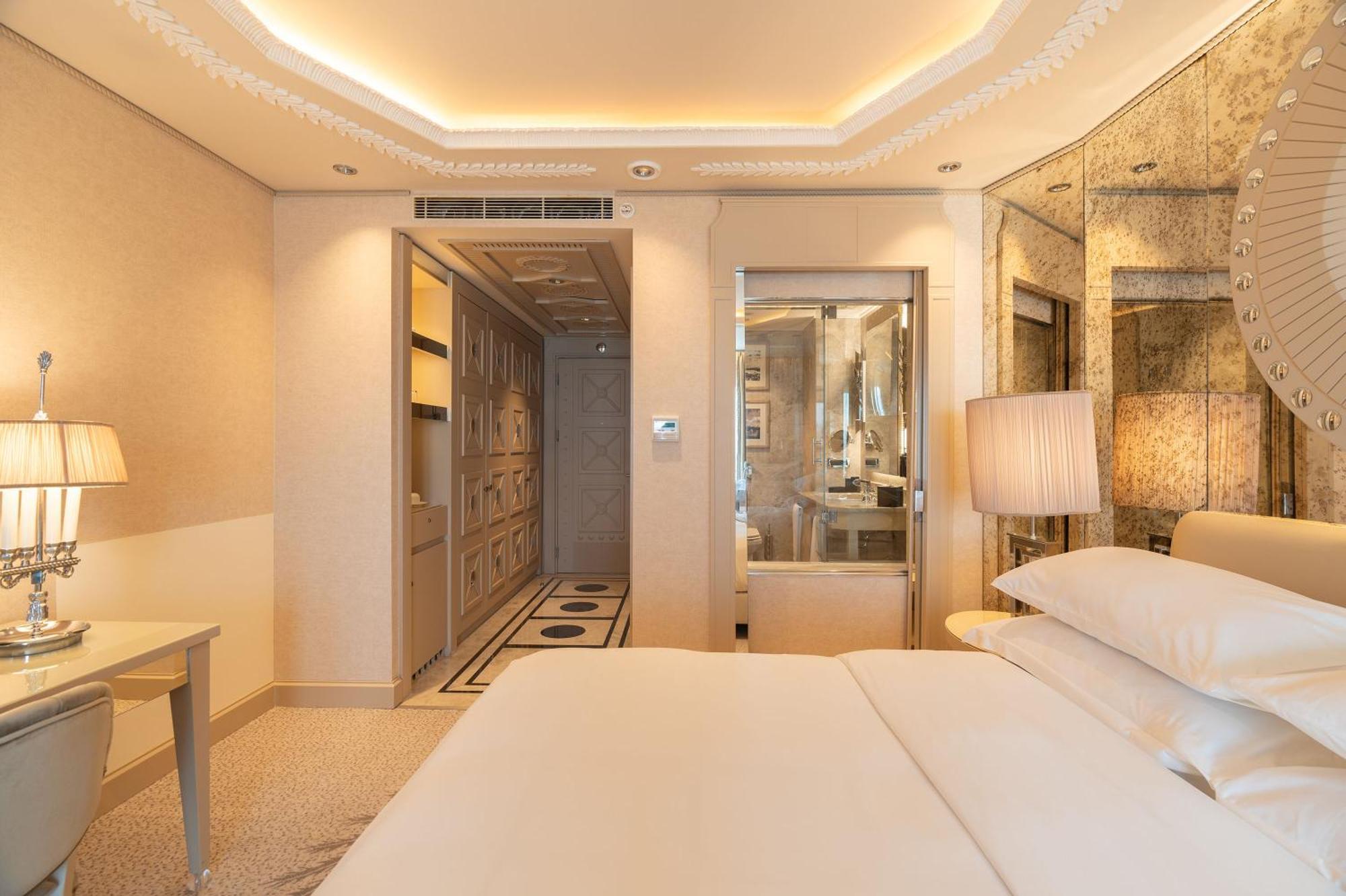 Wyndham Grand Istanbul Kalamis Marina Hotel Exterior photo A bedroom at the hotel